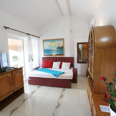 Апартаменты Suesses Mit Meerblick By Interhome Биоград-на-Мору