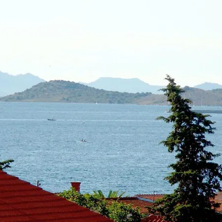 Suesses Mit Meerblick By Interhome