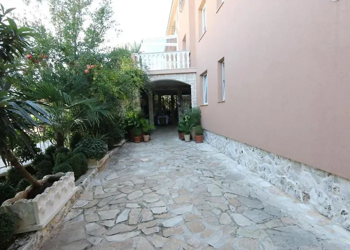 Апартаменты Suesses Mit Meerblick By Interhome Биоград-на-Мору